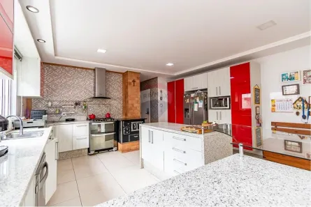 Casa com 7 Quartos à venda, 779m² no Bacacheri, Curitiba