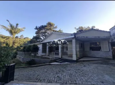Casa com 3 Quartos à venda, 300m² no Fazenda Inglesa, Petrópolis