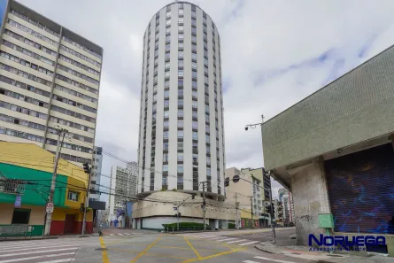 Apartamento com 3 Quartos para alugar, 140m² no Centro, Curitiba
