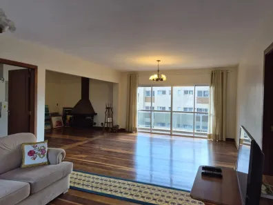 Apartamento com 4 Quartos para alugar, 170m² no Valparaíso, Petrópolis