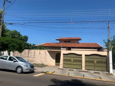 Casa com 3 Quartos à venda, 291m² no Vila Noemy, Bauru