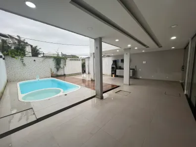 Casa de Condomínio com 2 Quartos para alugar, 150m² no Vargem Grande, Rio de Janeiro