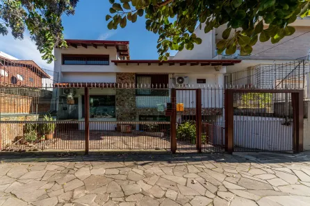 Casa com 4 Quartos à venda, 396m² no Chácara das Pedras, Porto Alegre