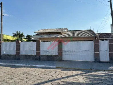 Casa com 3 Quartos à venda, 150m² no Centro, Camboriú