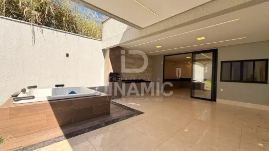 Casa com 3 Quartos para alugar, 209m² no Vila Rosa, Goiânia
