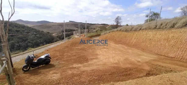 Lote/Terreno à venda, 648m² no Terras do Comendador, Chácara