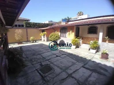 Casa com 4 Quartos à venda, 250m² no Badu, Niterói