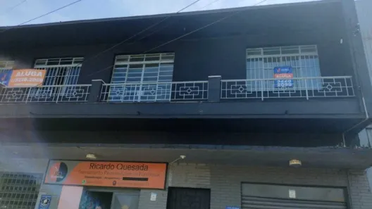 Sala Comercial para alugar, 180m² no Três Figueiras, Porto Alegre