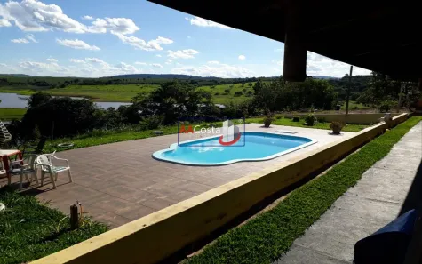 Fazenda/Sítio com 3 Quartos à venda, 300m² no , Cássia