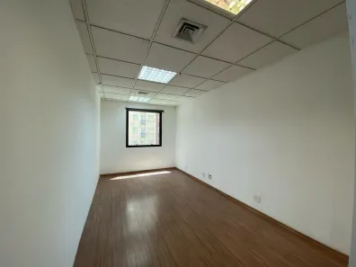 Sala Comercial para venda ou aluguel, 32m² no Vila Olímpia, São Paulo