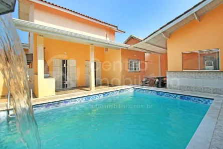 Casa com 3 Quartos à venda, 185m² no Jardim Ribamar, Peruíbe