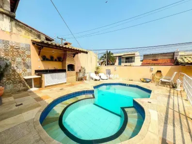 Casa com 4 Quartos à venda, 225m² no Piratininga, Niterói