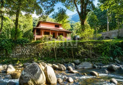 Casa com 3 Quartos à venda, 300m² no Vale dos Burlein, Cachoeiras de Macacu