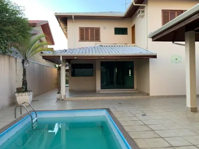 Casa de Condomínio com 3 Quartos para alugar, 450m² no Vila Costa, Taubaté
