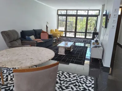 Casa com 4 Quartos à venda, 285m² no Menino Deus, Porto Alegre