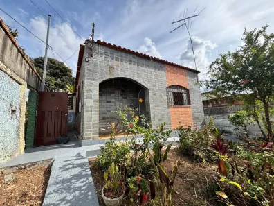Casa com 2 Quartos para alugar, 109m² no Minascaixa, Belo Horizonte
