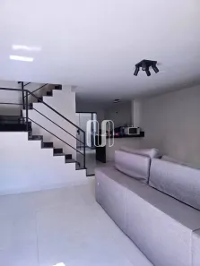 Casa com 2 Quartos à venda, 91m² no Santa Mônica, Macaé
