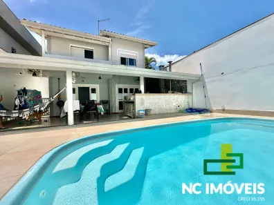 Casa com 3 Quartos à venda, 180m² no Jardim Horto, Caraguatatuba