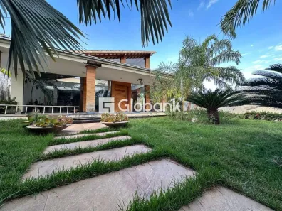 Casa com 6 Quartos à venda, 550m² no Ibituruna, Montes Claros