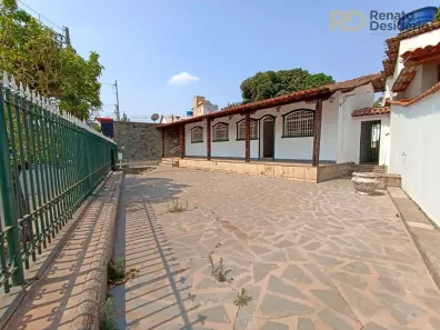 Casa com 3 Quartos à venda, 230m² no Esplanada, Belo Horizonte