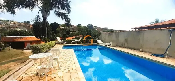 Fazenda/Sítio com 4 Quartos à venda, 1200m² no Jardim Estância Brasil, Atibaia