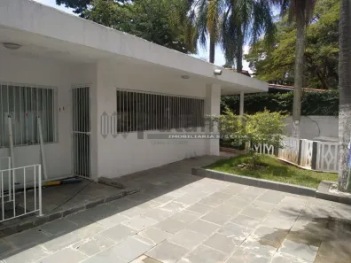 Casa com 3 Quartos para venda ou aluguel, 520m² no Jardim Everest, São Paulo