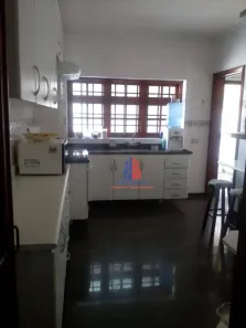 Sobrado com 4 Quartos à venda, 341m² no Vila Santa Maria, Americana