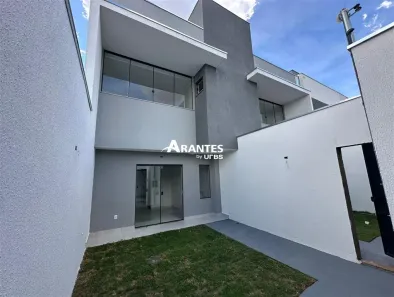 Sobrado com 2 Quartos à venda, 87m² no Grand Ville, Uberlândia