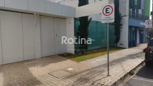 Prédio Comercial para alugar, 300m² no Nossa Senhora Aparecida, Uberlândia