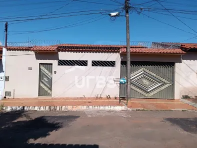 Casa com 3 Quartos à venda, 220m² no Goiânia 2, Goiânia