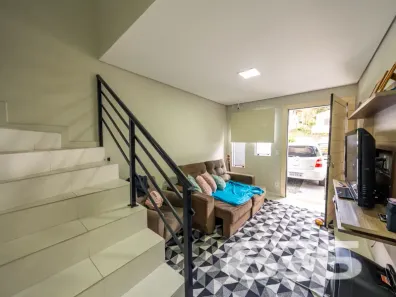 Sobrado com 2 Quartos à venda, 72m² no Nova Brasília, Joinville
