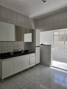 Sobrado com 3 Quartos para alugar, 100m² no Marapé, Santos