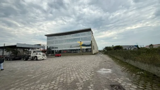 Galpão/Depósito/Armazém à venda, 4300m² no Espinheiros, Itajaí