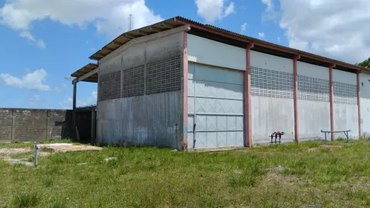 Galpão/Depósito/Armazém com 5 Quartos para venda ou aluguel, 540m² no PoloPlast, Camaçari
