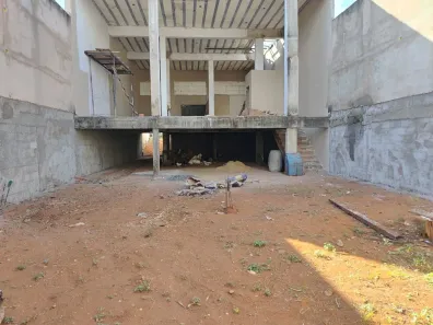 Galpão/Depósito/Armazém à venda, 300m² no Lagoinha, Uberlândia