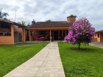 Sobrado com 4 Quartos à venda, 287m² no Enseada, São Sebastião