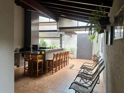 Casa com 3 Quartos à venda, 202m² no Jardim Antártica, Ribeirão Preto
