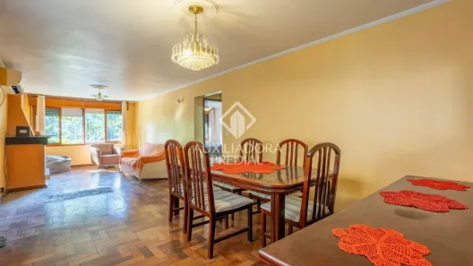 Casa com 7 Quartos à venda, 250m² no Vila Ipiranga, Porto Alegre