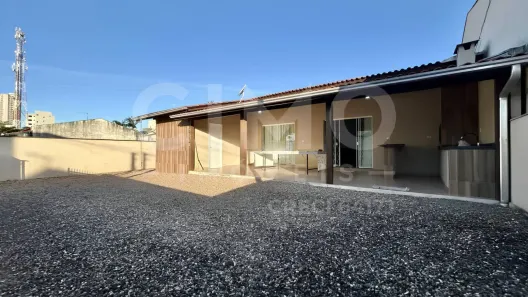 Casa com 5 Quartos para alugar, 155m² no Itacolomi, Balneário Piçarras