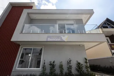 Sobrado com 3 Quartos à venda, 172m² no Boa Vista, Curitiba