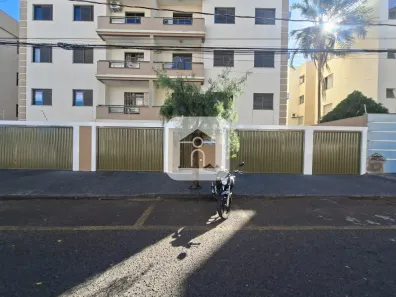 Apartamento com 3 Quartos para alugar, 176m² no Santa Mônica, Uberlândia