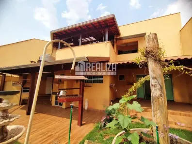 Casa com 3 Quartos à venda, 281m² no Estados Unidos, Uberaba