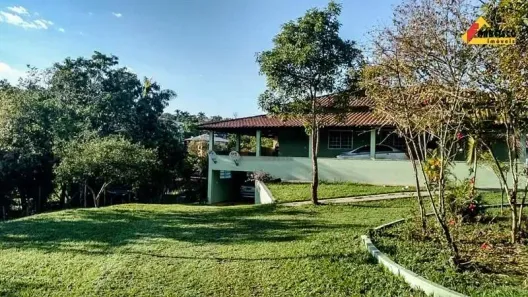 Fazenda/Sítio com 4 Quartos à venda, 250m² no Área Rural de Divinópolis, Divinópolis