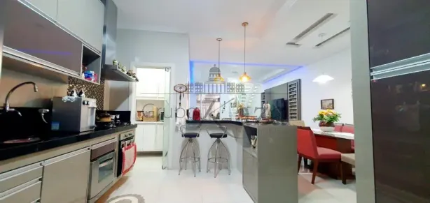 Sobrado com 3 Quartos à venda, 140m² no Loteamento Villa Branca, Jacareí