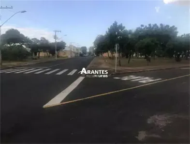 Lote/Terreno à venda, 660m² no Presidente Roosevelt, Uberlândia