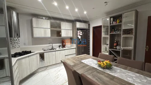 Apartamento com 3 Quartos para alugar, 160m² no Praia Campista, Macaé