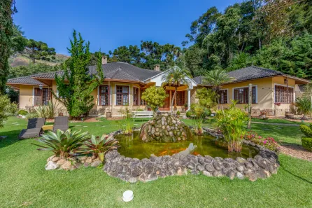 Casa de Condomínio com 6 Quartos à venda, 449m² no Quebra Frascos, Teresópolis