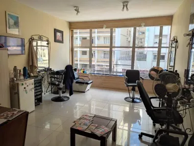 Sala Comercial à venda, 34m² no Independência, Porto Alegre