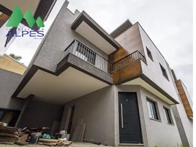 Sobrado com 3 Quartos à venda, 131m² no Xaxim, Curitiba