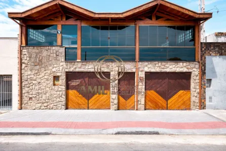Casa com 4 Quartos à venda, 230m² no Monte Castelo, São José dos Campos